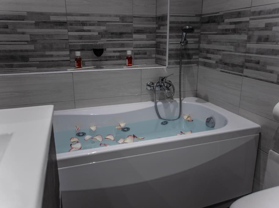 Appartamento Modern Loft Center Of Turin + Jacuzzi 30M Metro Collegno Esterno foto